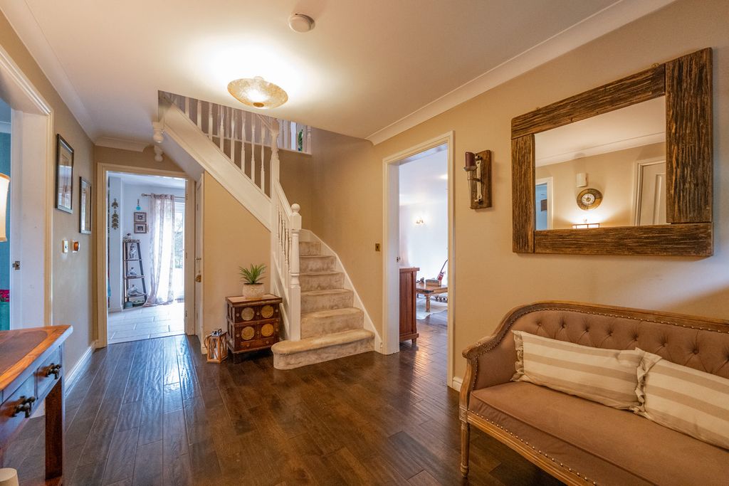 Property photo 3 of 30