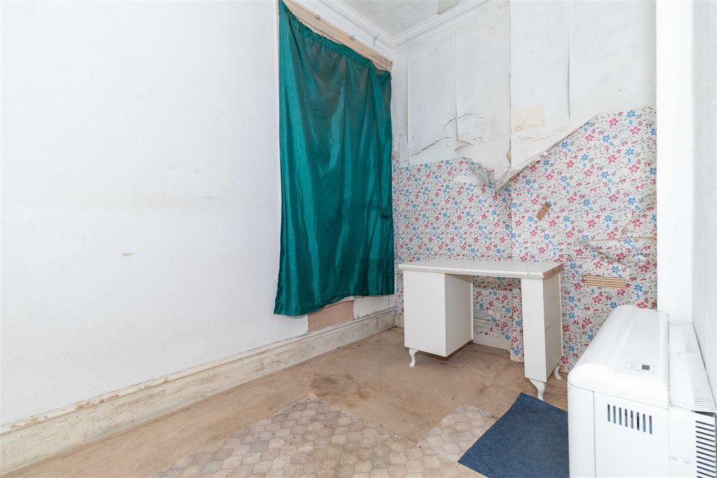 Property photo 2 of 6 Alexandra-1.Jpg