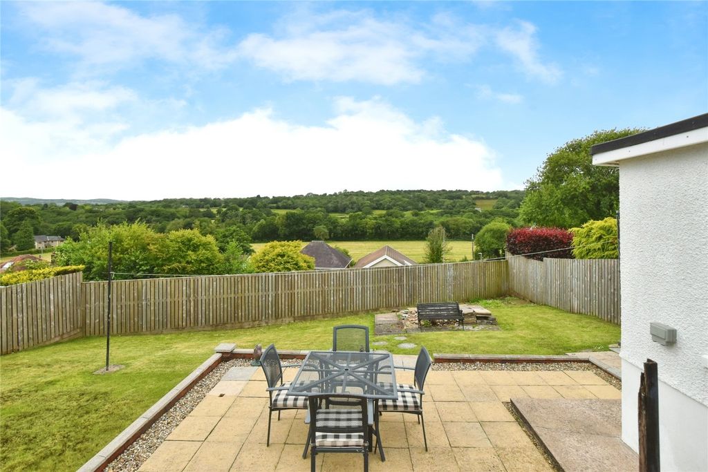 Property photo 2 of 17 Picture No. 15