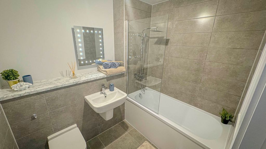 Property photo 3 of 6