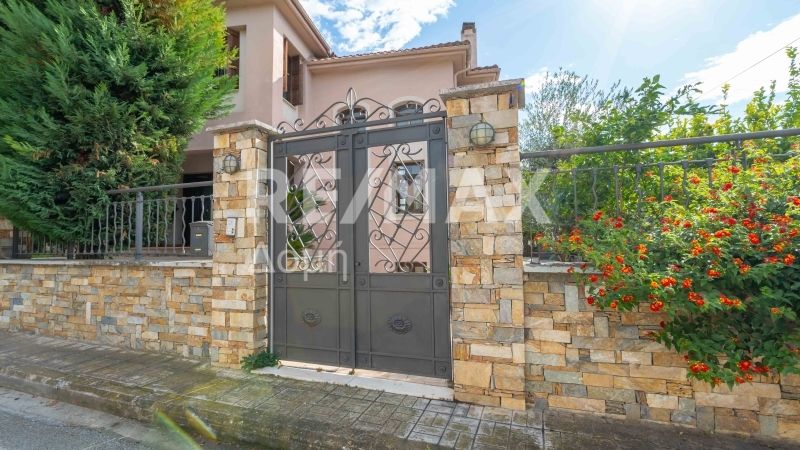 Property photo 2 of 38