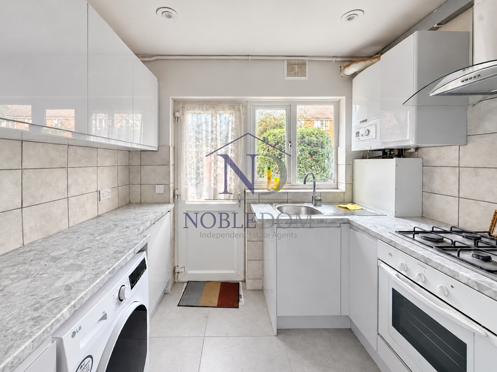 Property photo 1 of 15 2 Bedroom Ground Floor Maisonette In Isleworth