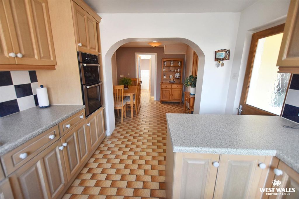 Property photo 3 of 22 15 (12).Jpg