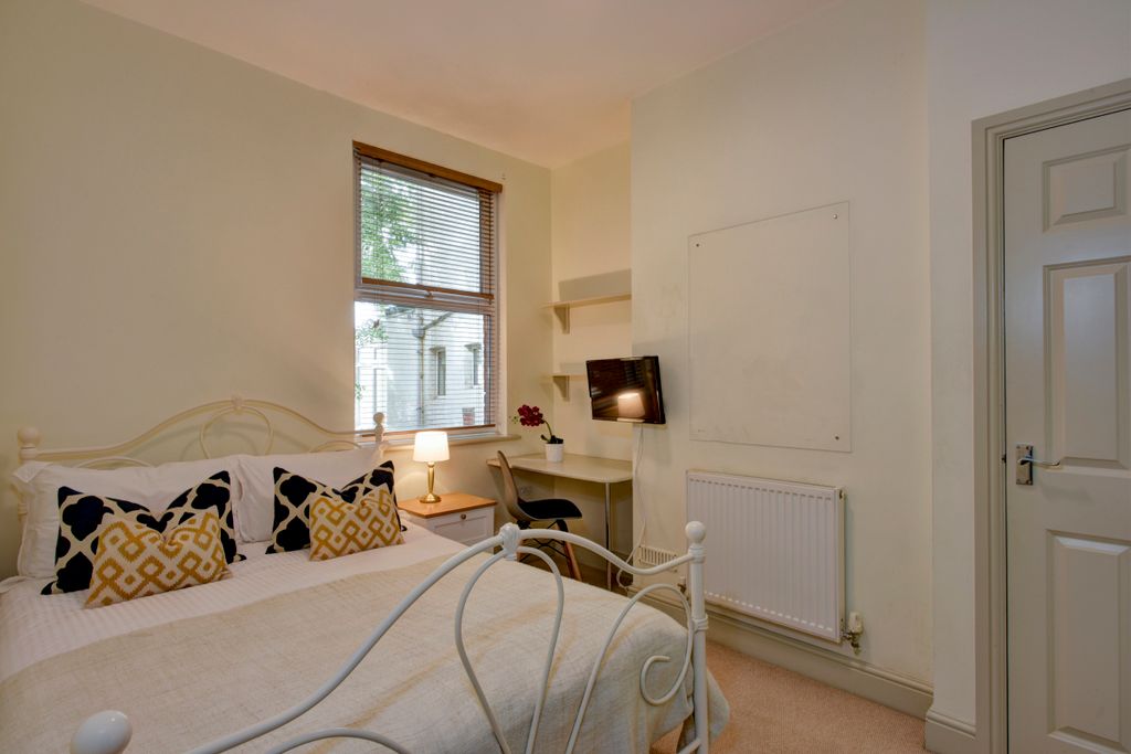 Property photo 2 of 8 Photo 1