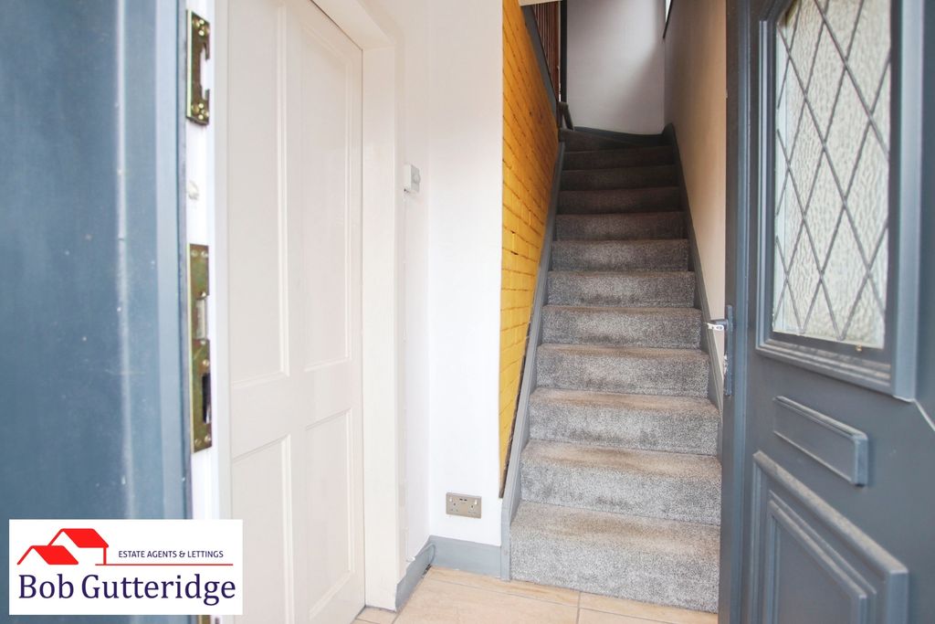 Property photo 2 of 28 Entrance Hallway