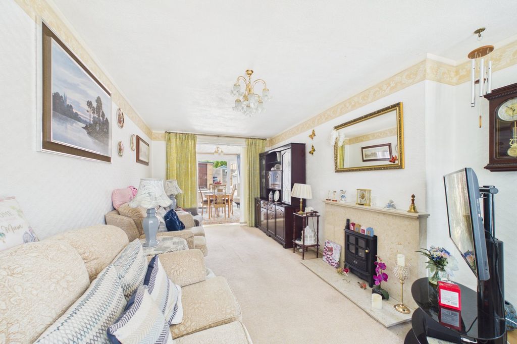 Property photo 2 of 12 Picture No. 15