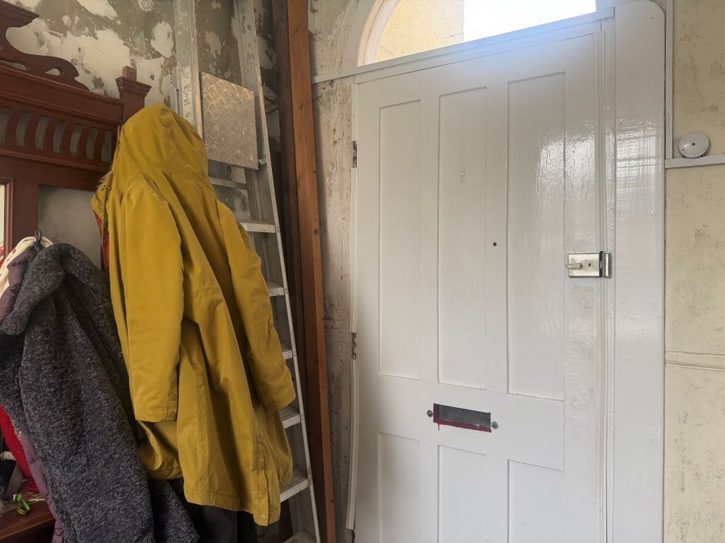 Property photo 3 of 57