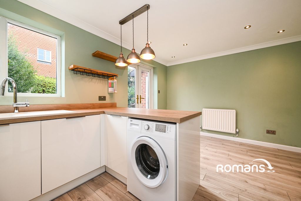 Property photo 2 of 10 Photo