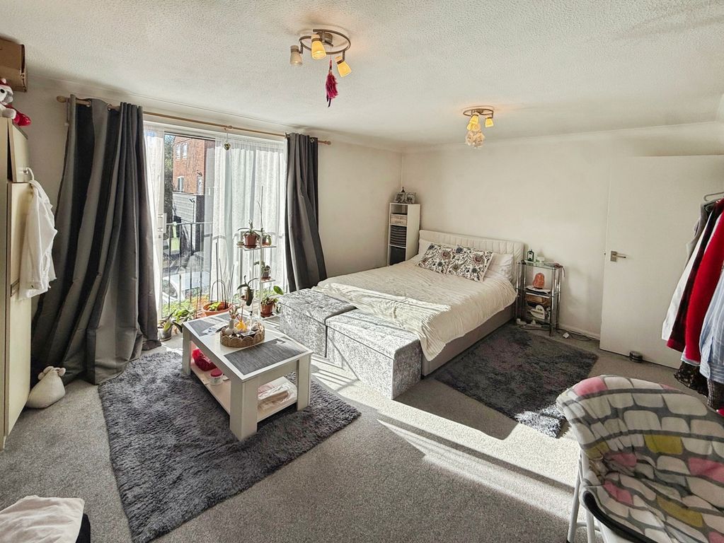 Property photo 3 of 9 Pbox-Img.Jpg