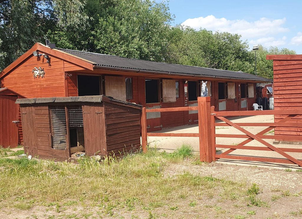 Property photo 1 of 8