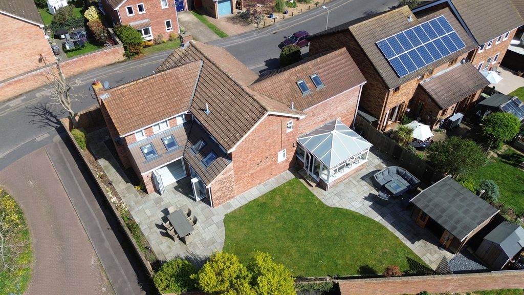 Property photo 1 of 52