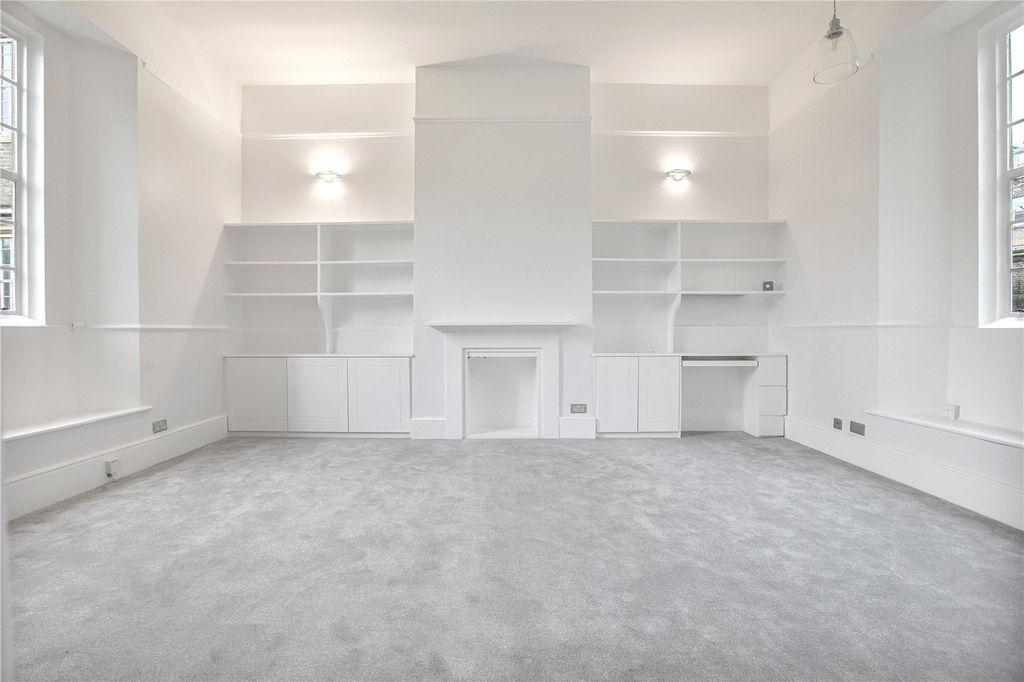 Property photo 2 of 12 Picture No. 02