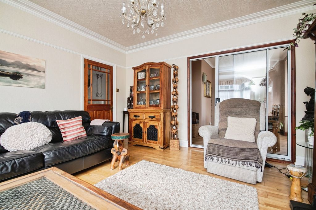 Property photo 3 of 23