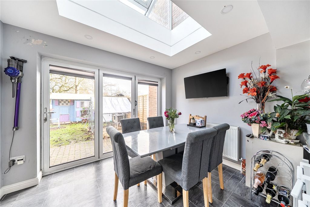 Property photo 3 of 28 Picture No. 12