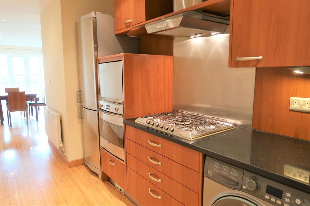 Property photo 3 of 10 Kitchen (2).Jpg