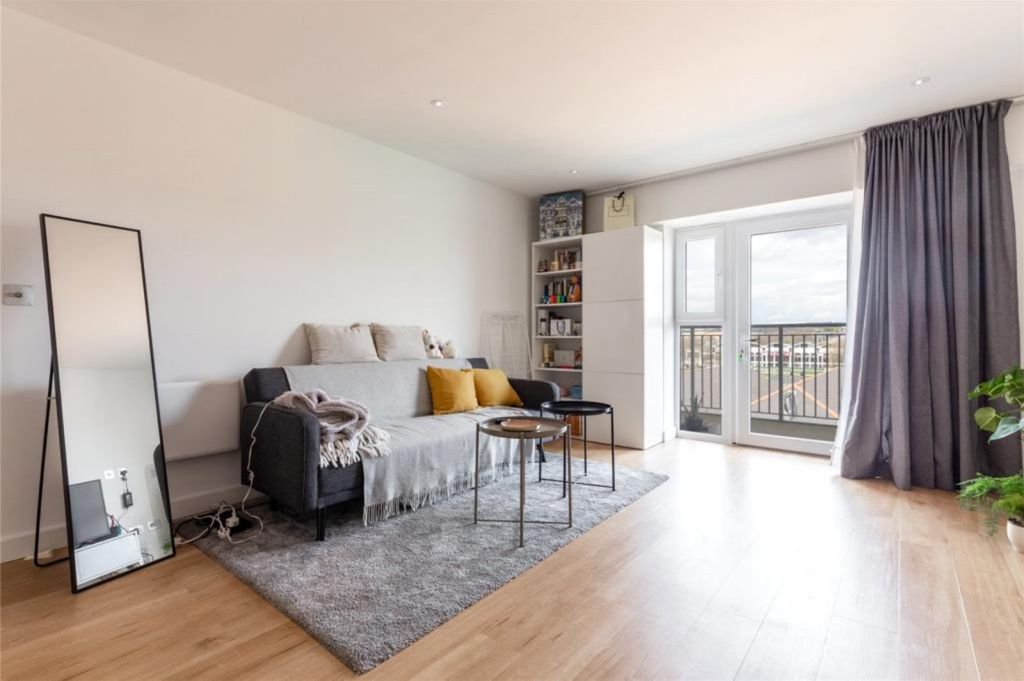 Property photo 2 of 18