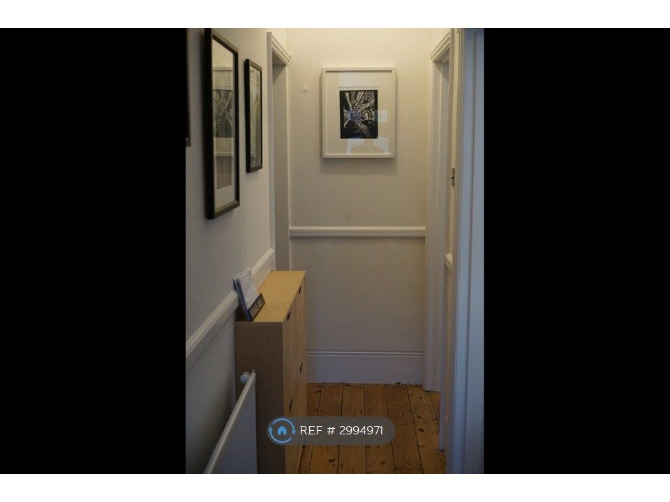 Property photo 2 of 7 Entrance Hallway