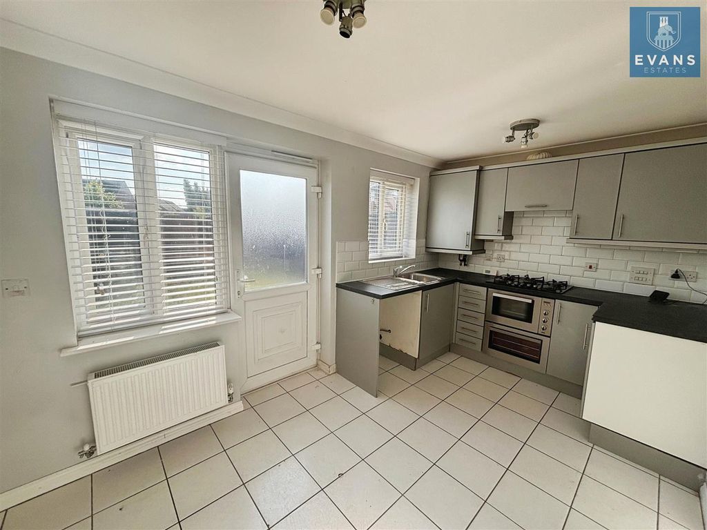 Property photo 2 of 13 Kitchen
