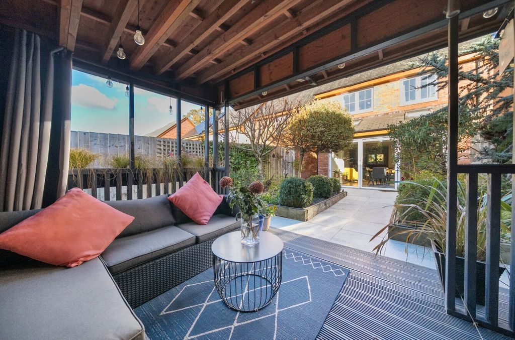 Property photo 3 of 16 Summer House