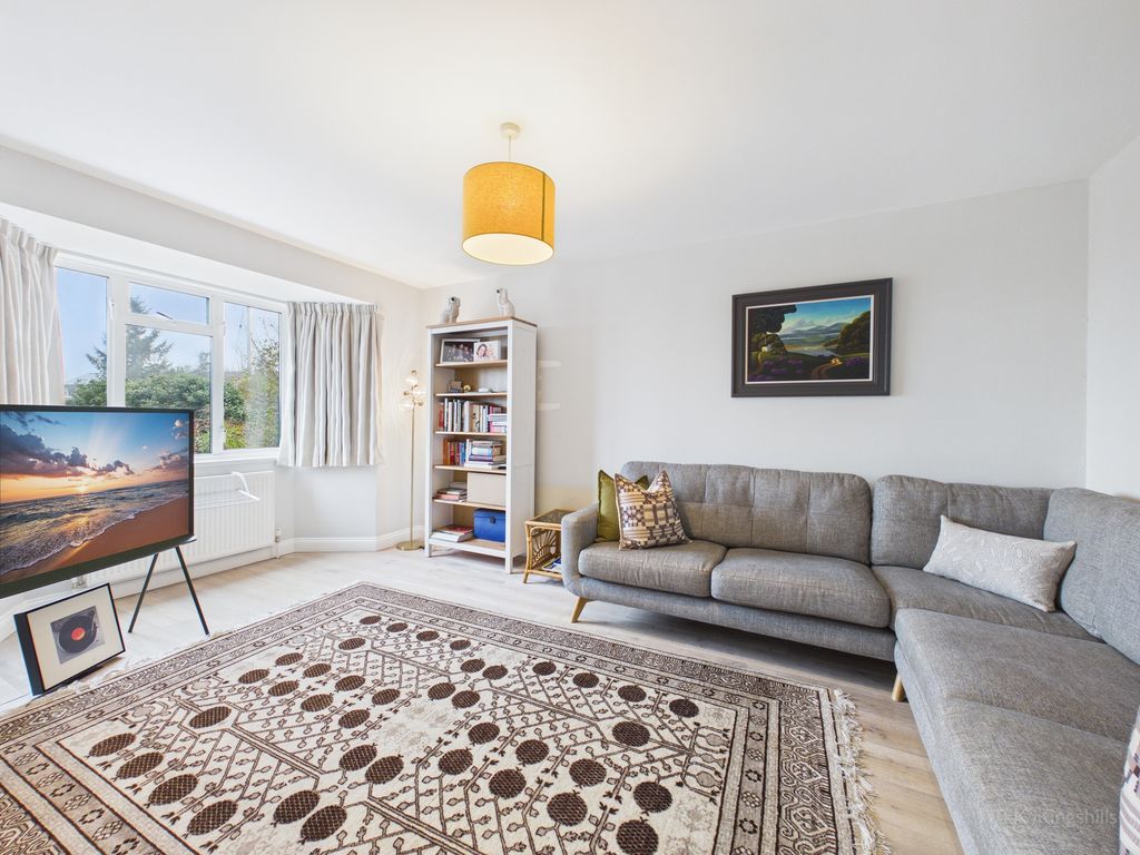 Property photo 2 of 19 Living Room