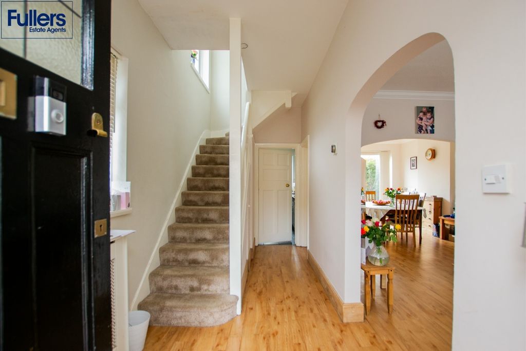 Property photo 2 of 16