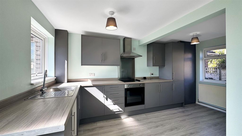 Property photo 2 of 16 Kitchen/Dining