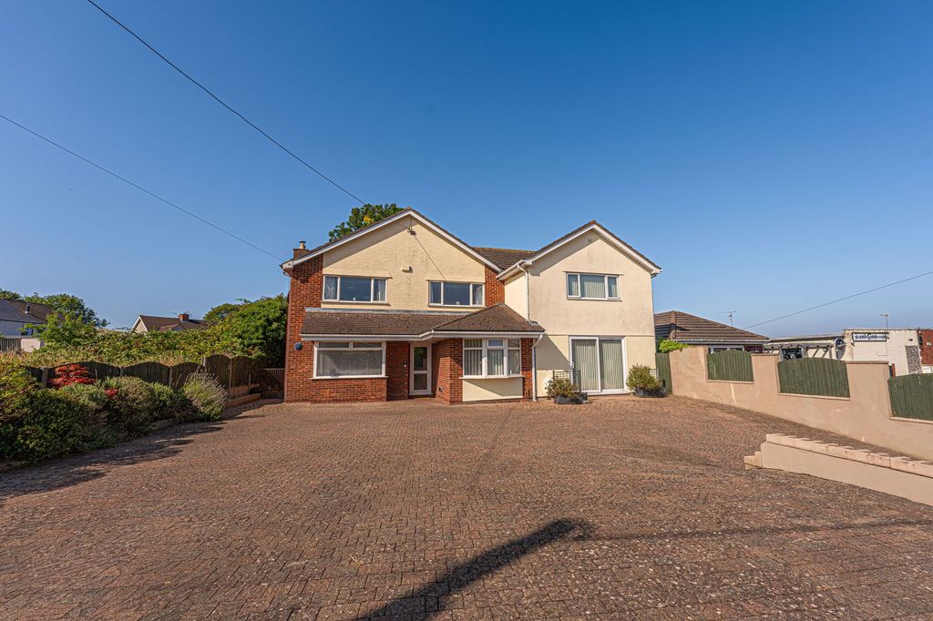 Property photo 1 of 62