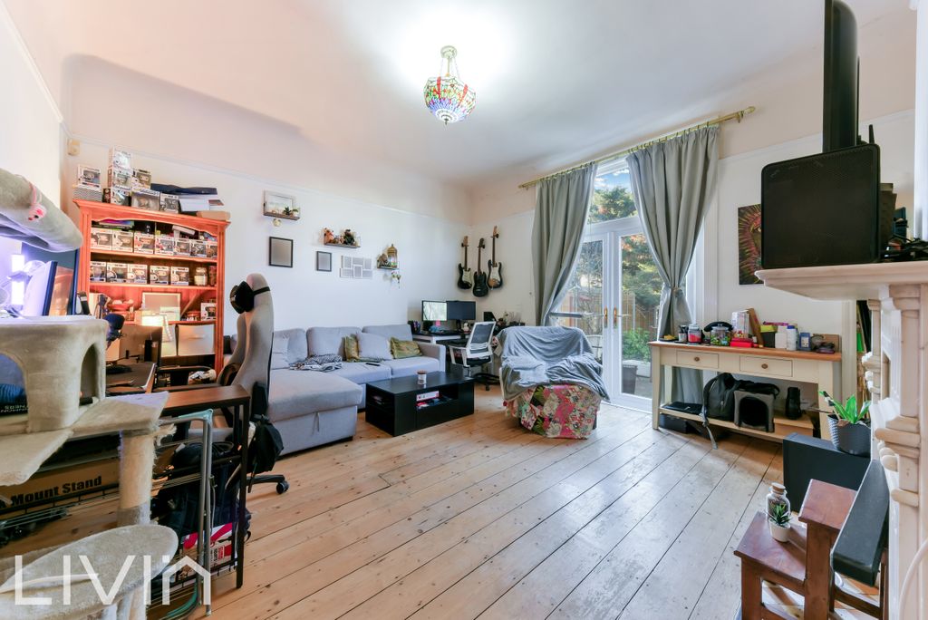 Property photo 3 of 9 Photo 2