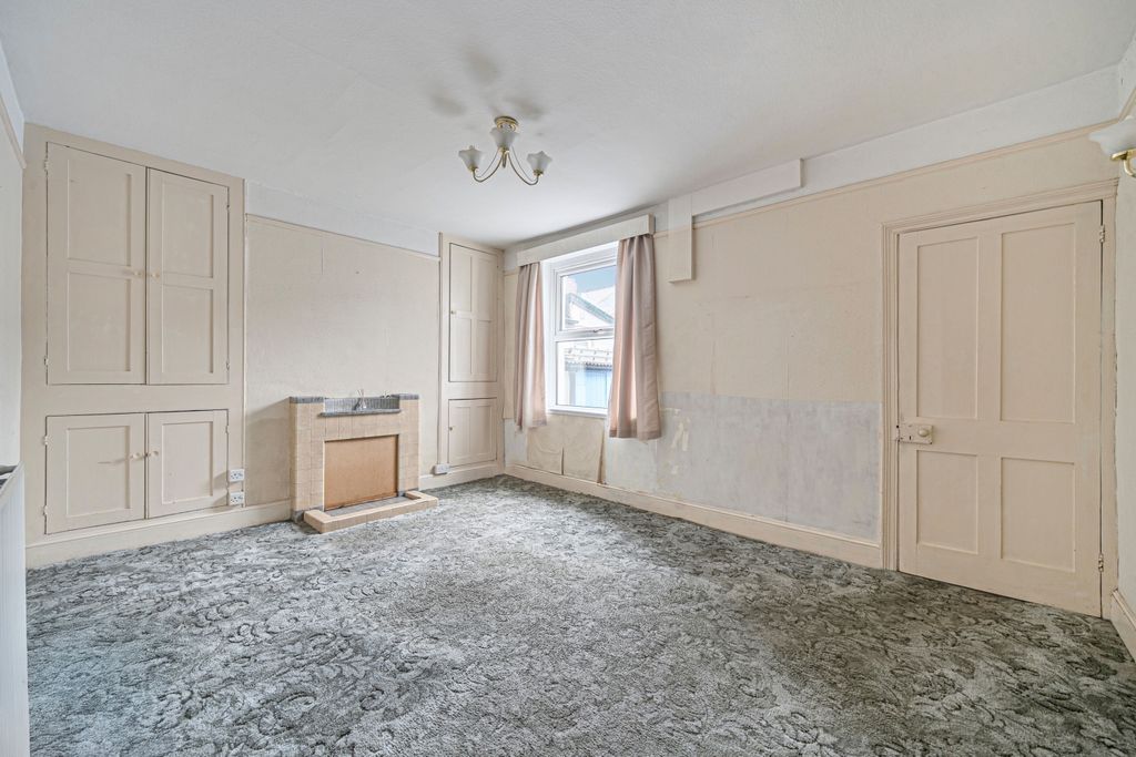 Property photo 2 of 18 1357164-8-68Caa84A80F2c
