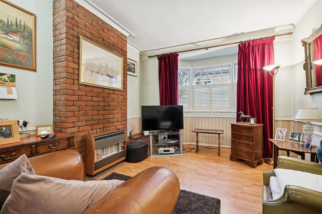 Property photo 2 of 12 26 Mill Road Sw19 Reception 1.Jpg
