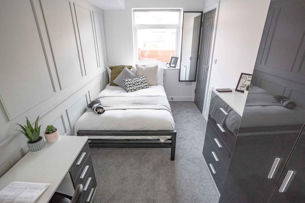 Additional image 22 of 6 bed shared accommodation to rentCromwell Road, Stanmore SO22