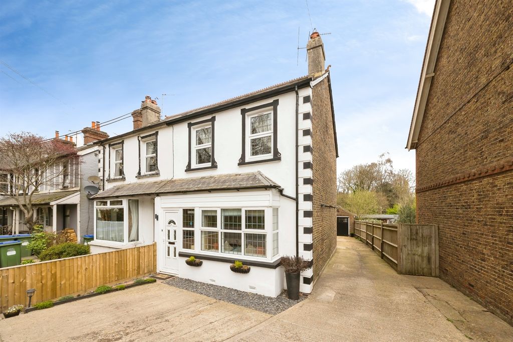 Property photo 2 of 18