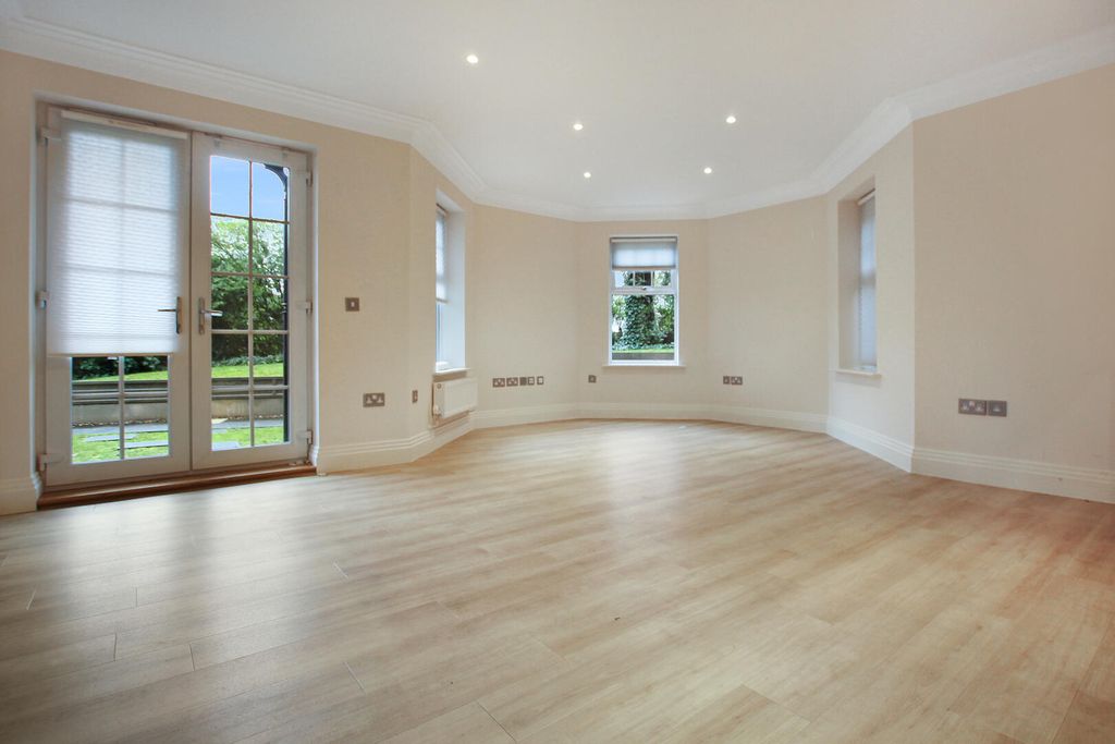 Property photo 2 of 12 Living Room