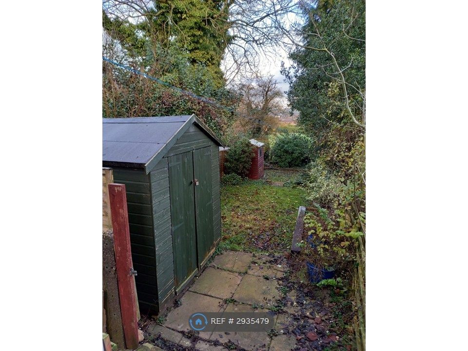 Property photo 2 of 8 Garden