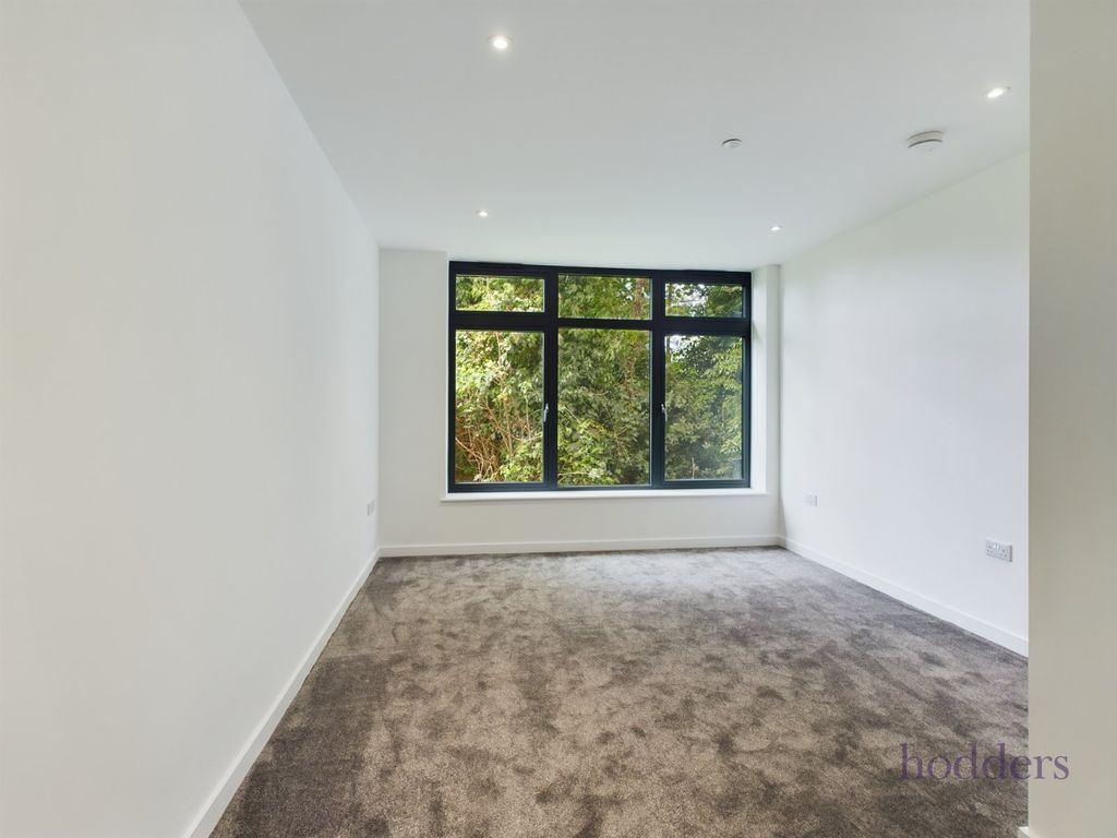 Additional image 9 of 2 bed flat to rentLondon Road, Staines-Upon-Thames, Surrey TW18