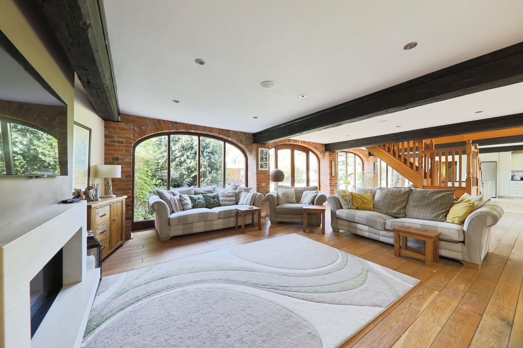 Property photo 2 of 30 4166644
