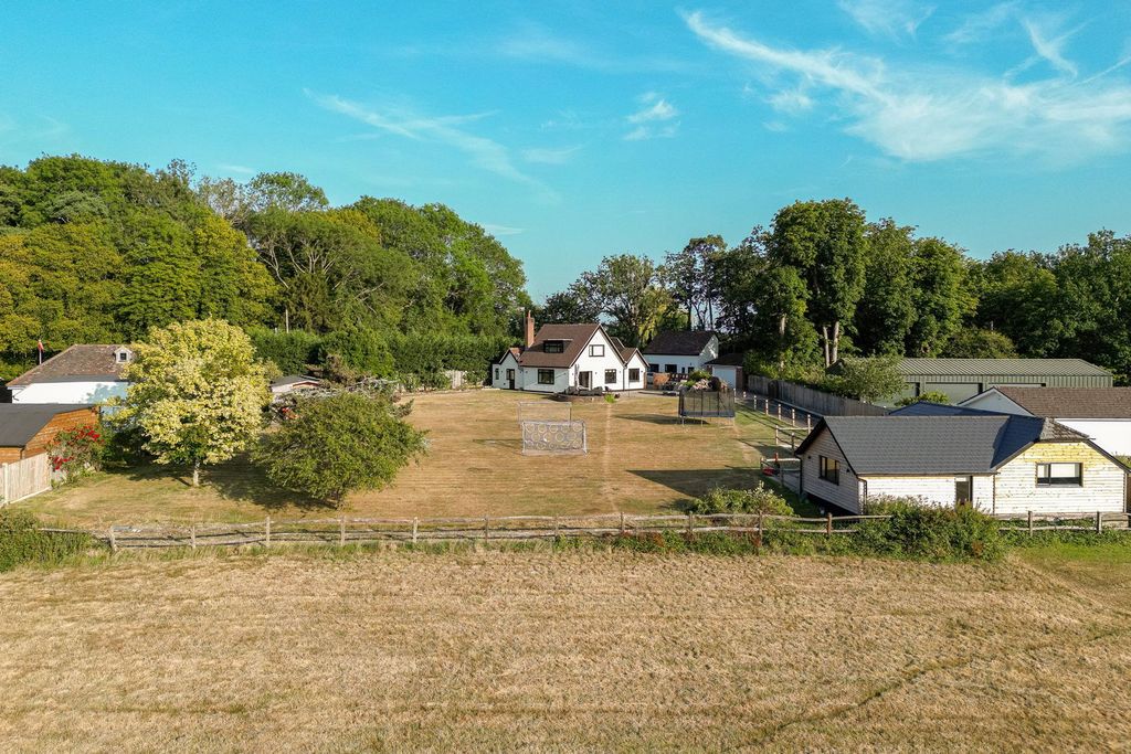 Property photo 1 of 32