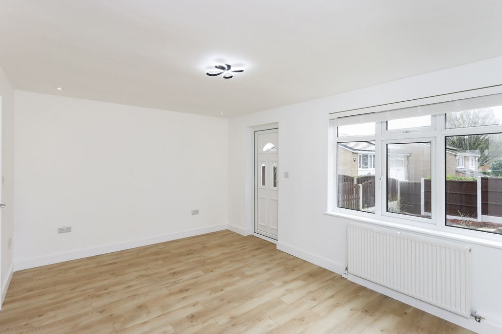 Property photo 3 of 20 Living Room