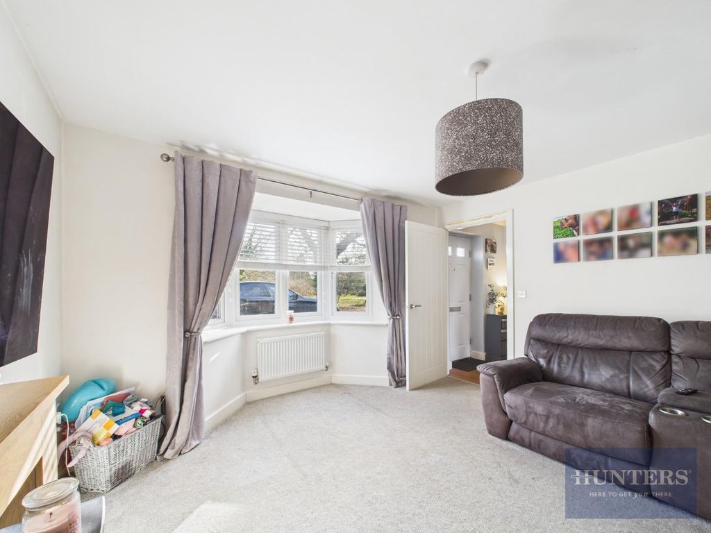 Property photo 3 of 20 Living Room