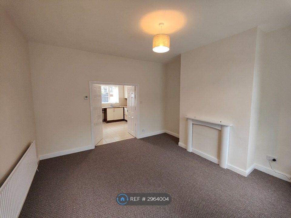 Property photo 2 of 32 Living Room