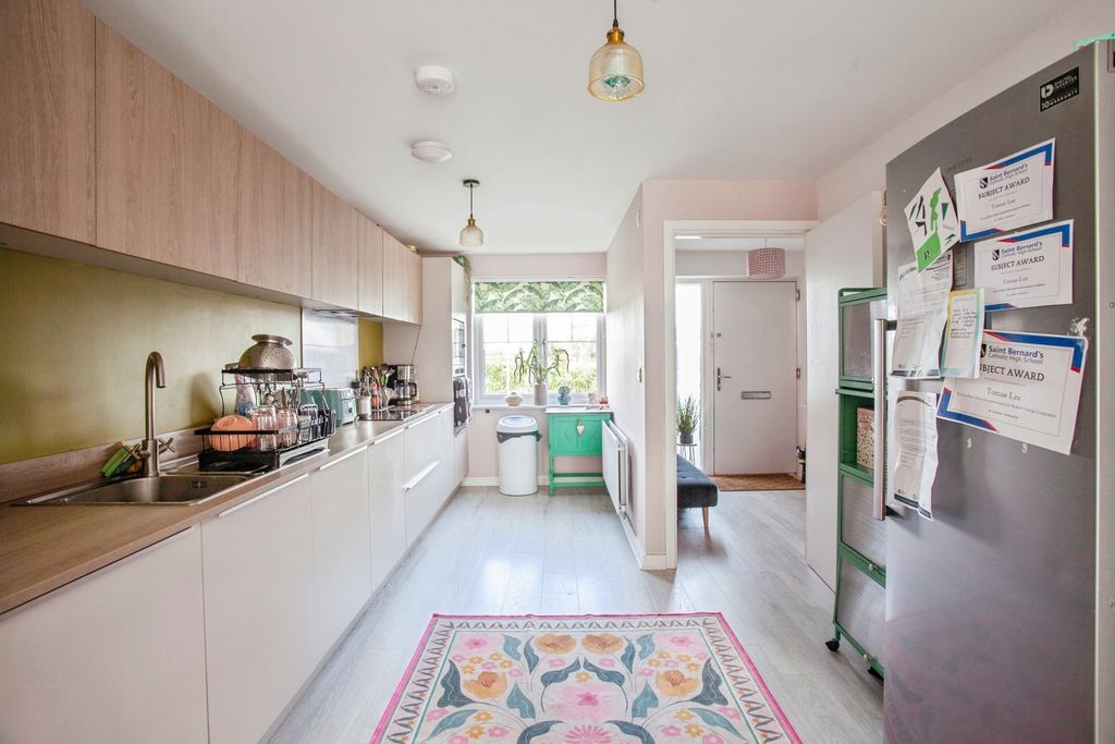 Property photo 3 of 18 Photo