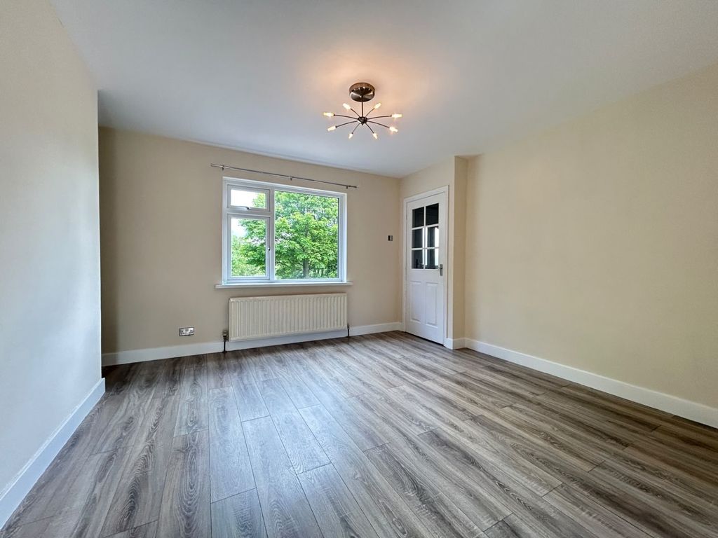 Property photo 2 of 14 65911d5A-4672-4d4d-8763-04Be9d49B8d1