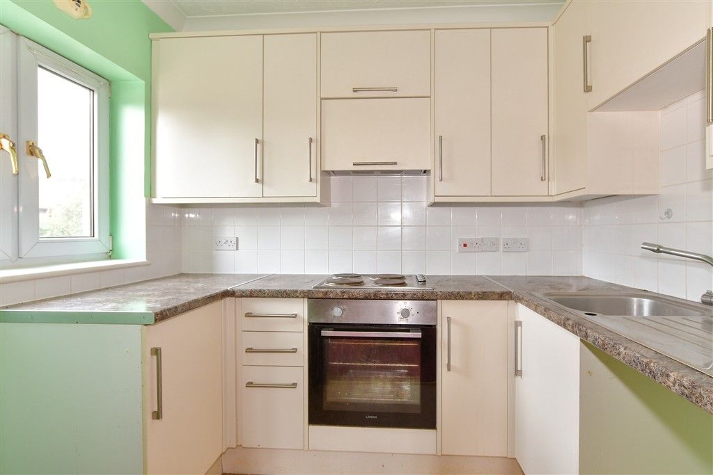 Property photo 2 of 7 Kitchen