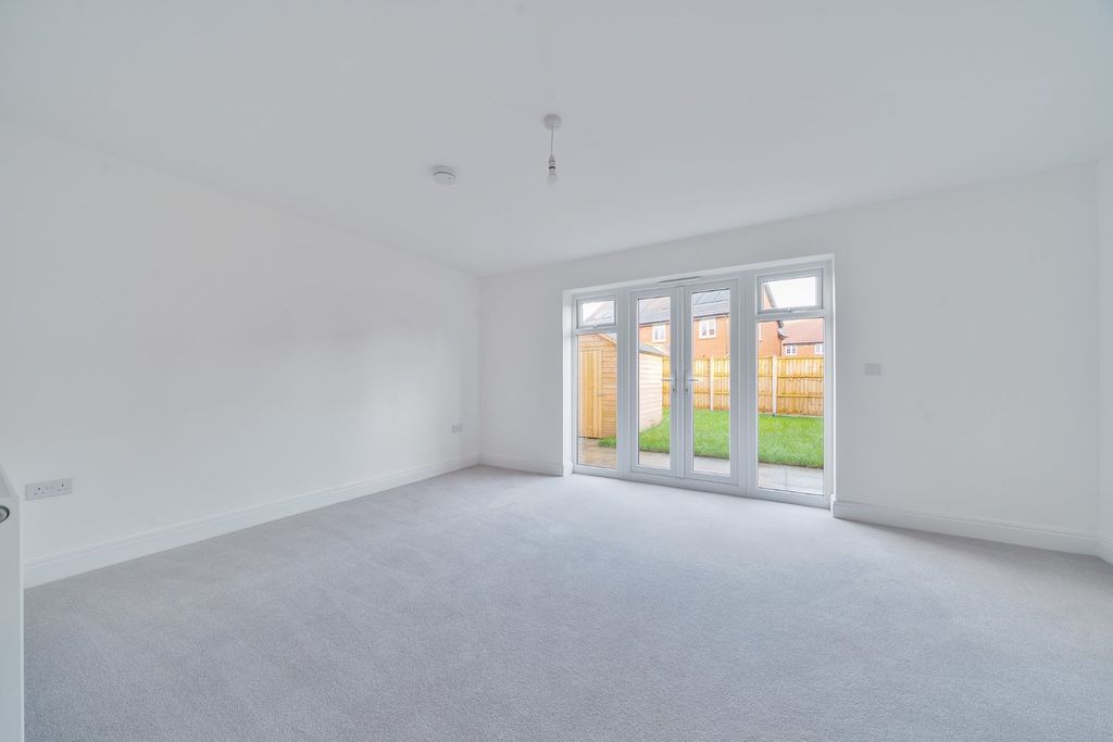 Property photo 2 of 10 Picture No. 23