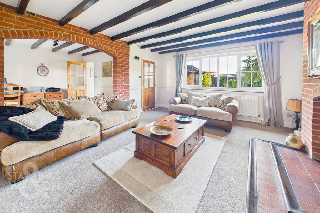 Property photo 3 of 36