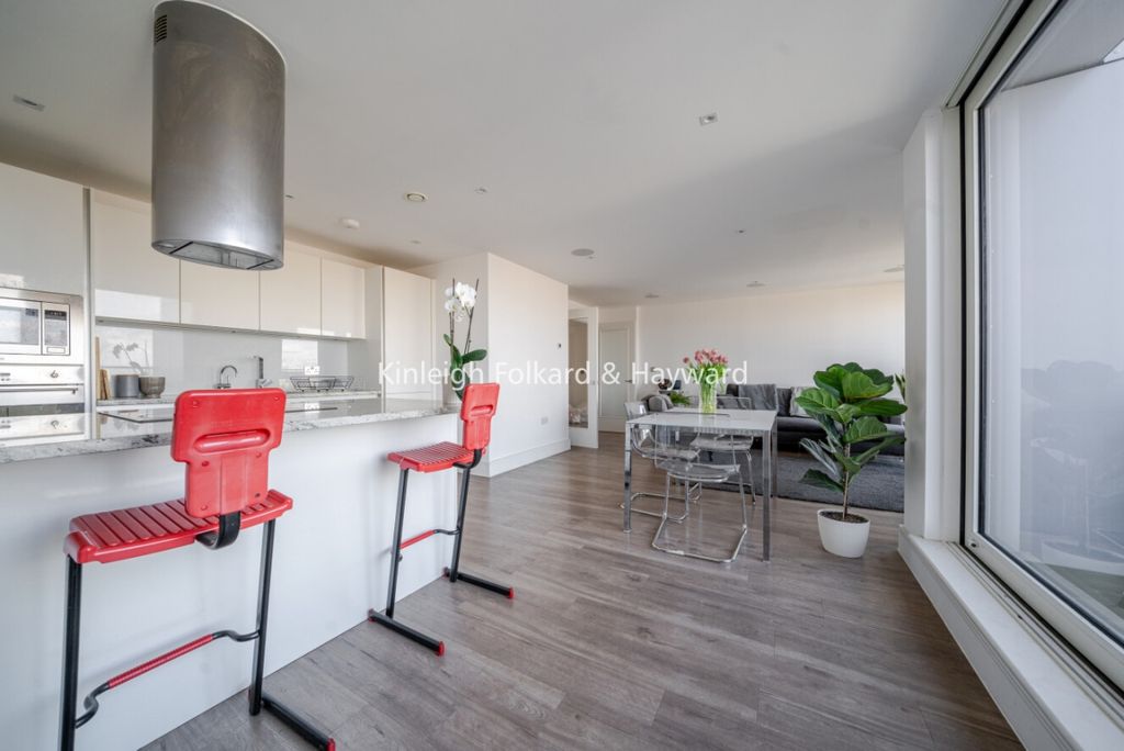 Property photo 2 of 18 F287Eff5-496A-4286-A