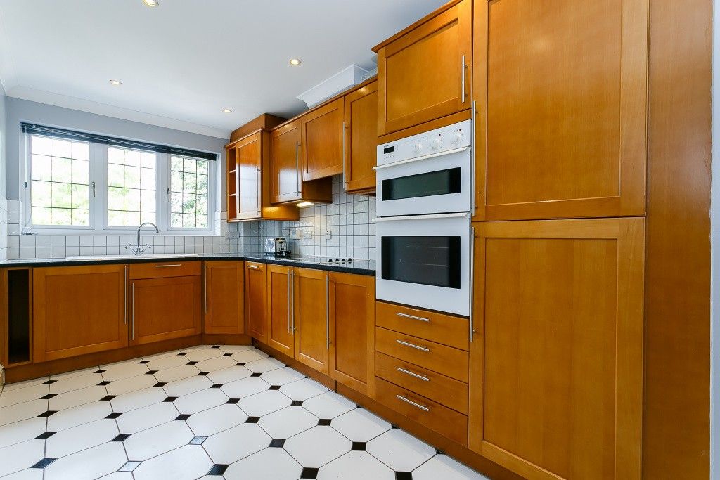 Property photo 2 of 9 2