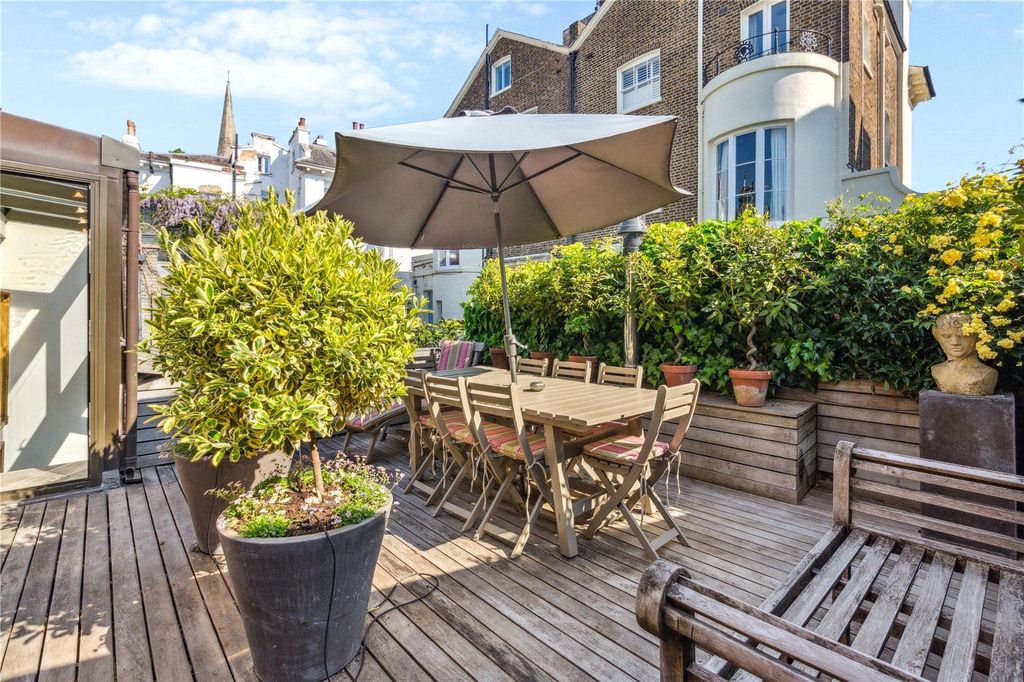 Property photo 3 of 15 Terrace