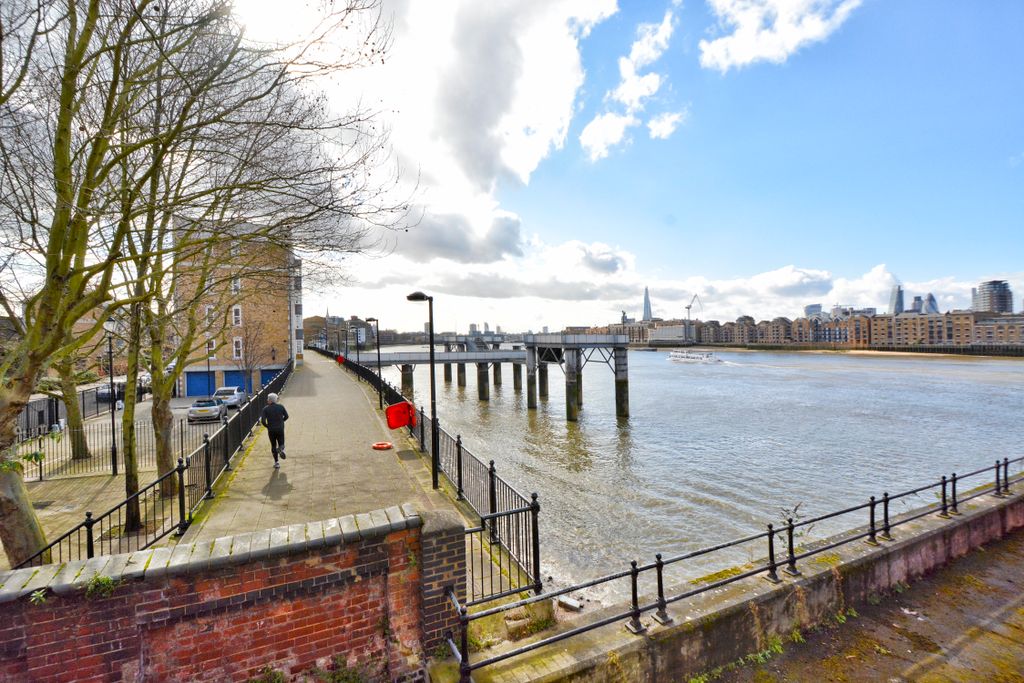 Property photo 1 of 9 River Views