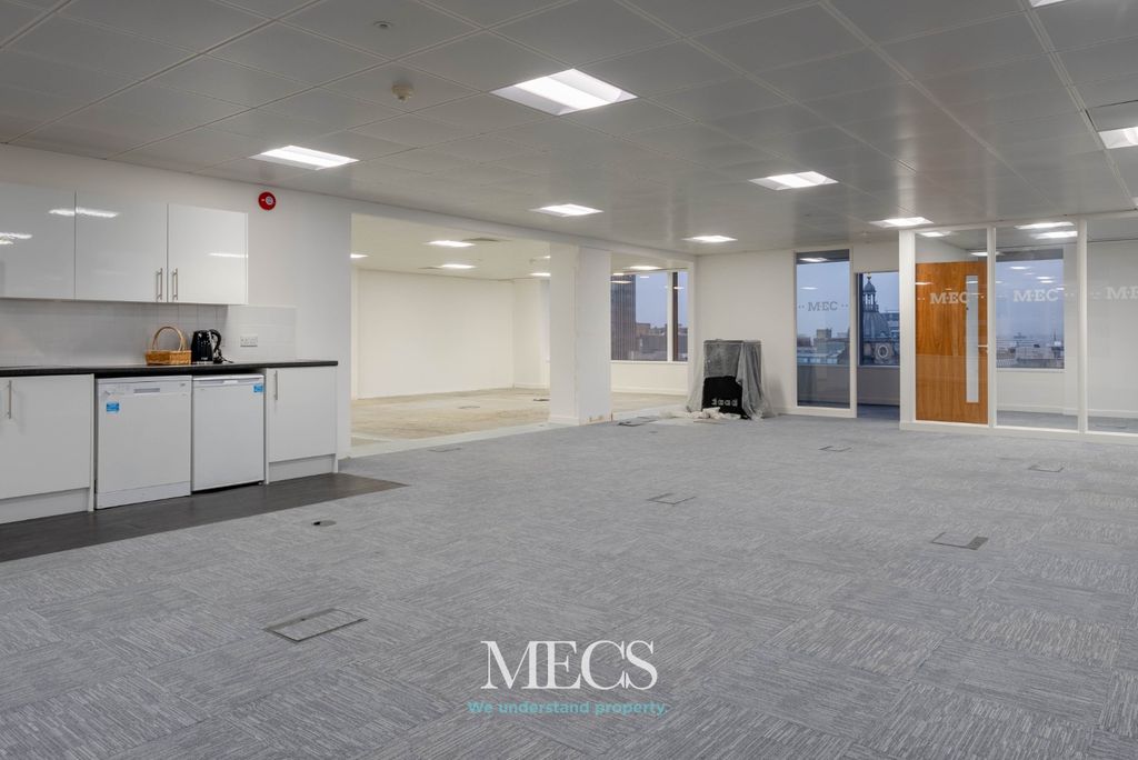 Property photo 1 of 6 4940300